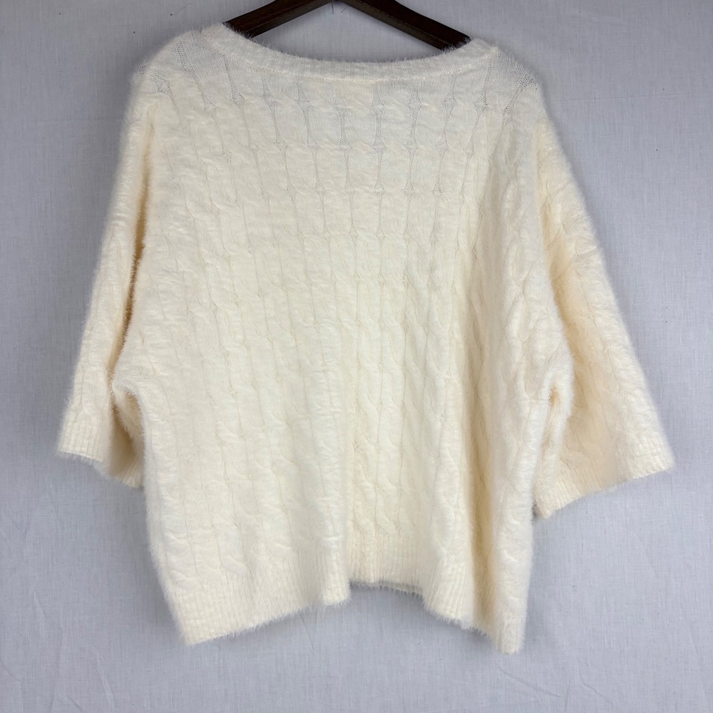 Cyrus Womens Ivory Cable Knit Fuzzy Eyelash Short Sleeve Scoop Neck Sweater - Picture 7 of 13